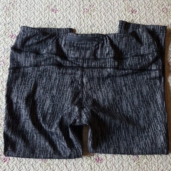 EUC - Ikonix Workout Capri (XL) - Picture 4 of 4